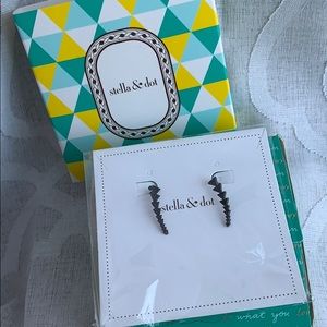 Stella & Dot Hematite ear crawler earrings